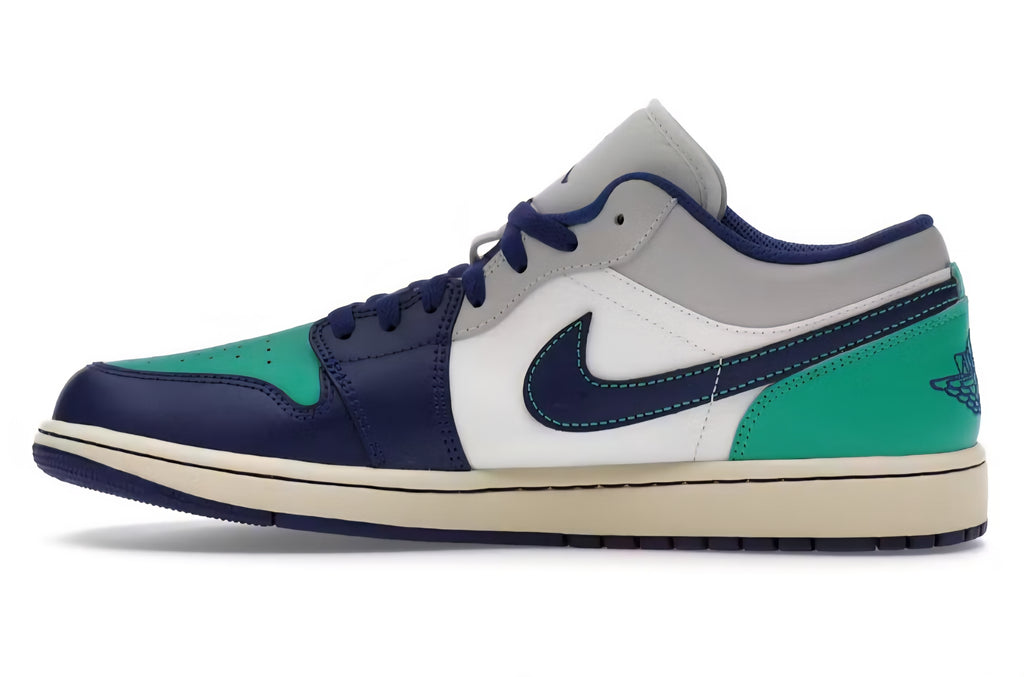 Jordan
Air Jordan 1 Low Rare
Men – Sail/Deep Royal Blue-stadium Green - Size US 9
