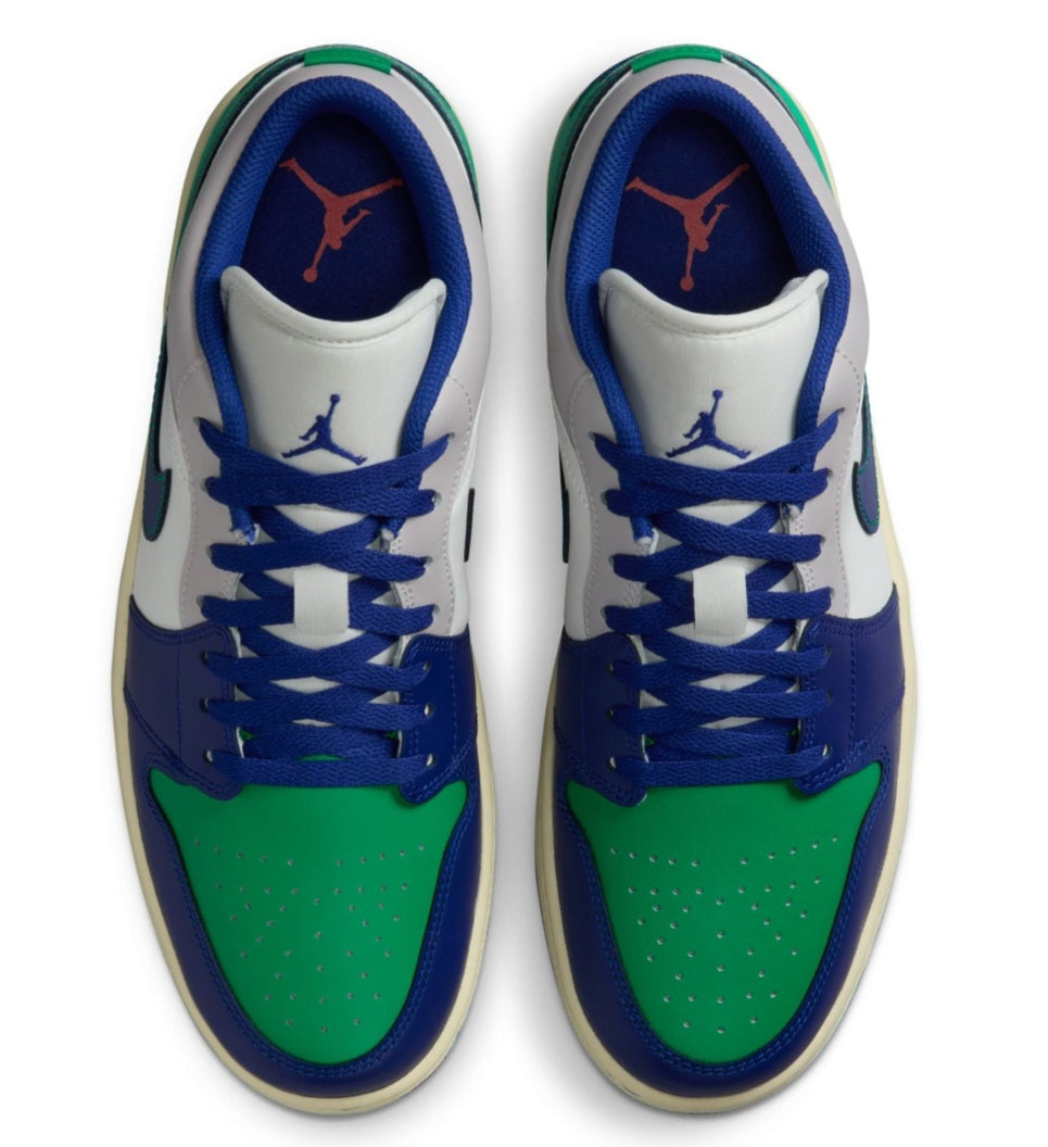 Jordan
Air Jordan 1 Low Rare
Men – Sail/Deep Royal Blue-stadium Green - Size US 9
