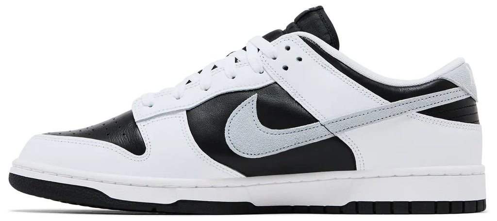 Nike Dunk Low
Reverse Panda 2.0