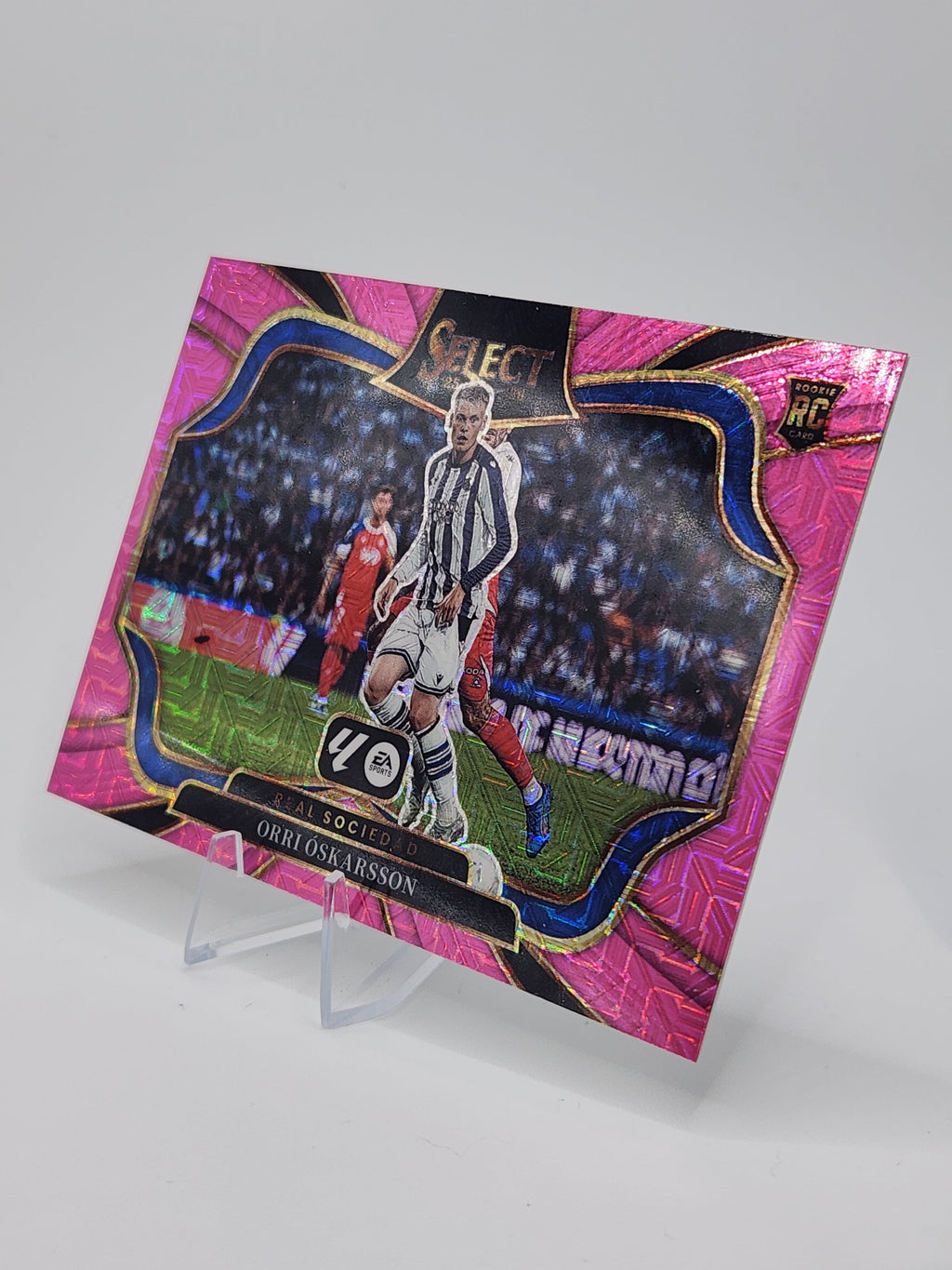 Orri Oskarsson Real Sociedad - 2025-26 Panini Select La Liga "Pink Mojo" Field Level Prizm 62 of 99 Card