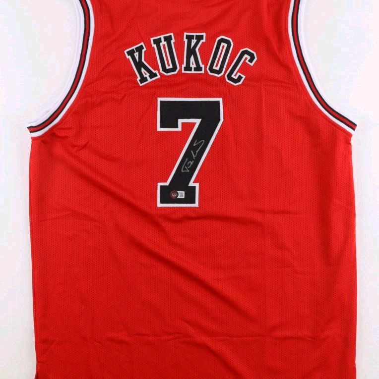 Toni Kukoc Holo Famer Autographed / Signed Red Chicago Bulls Custom Fully Stitched Basketball Jersey (Beckett)