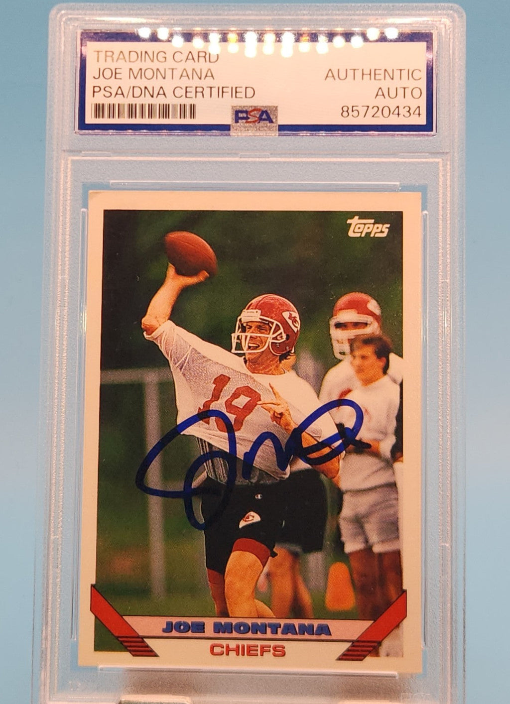 Joe Montana NFL Legend 1993 Topps Autograph Card #200 PSA/DNA